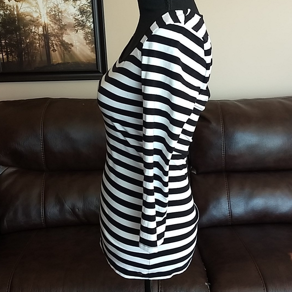 Guess Open Back Shirt‎ - Picture 4 of 9